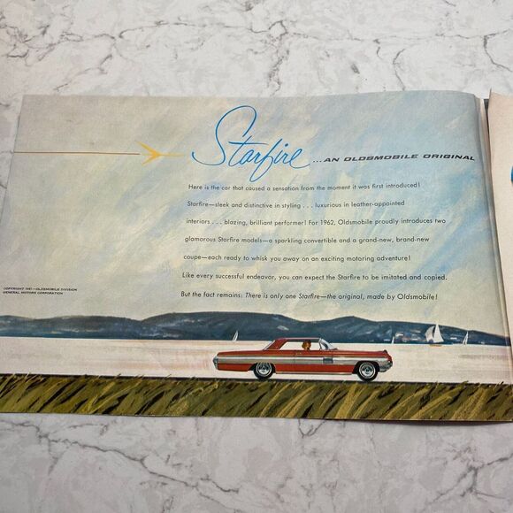 1962 Oldsmobile Starfire Hardtop and Convertible Automobile Sales Brochure - Picture 2 of 6